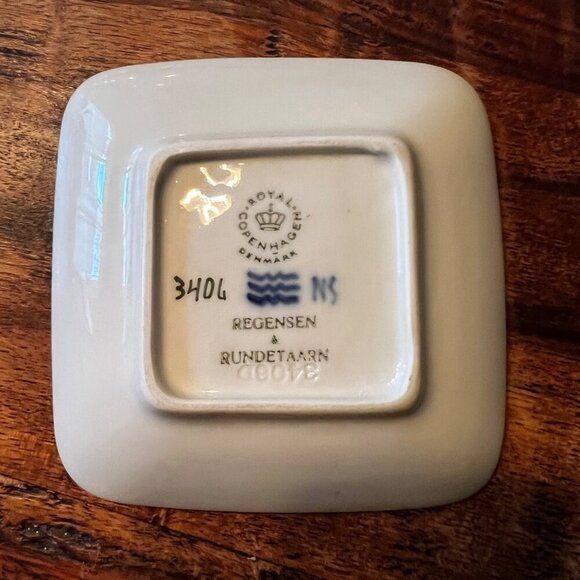 Royal Copenhagen Porcelain Decorative Plates 3-Piece Set Denmark Scenes - Picture 6 of 8